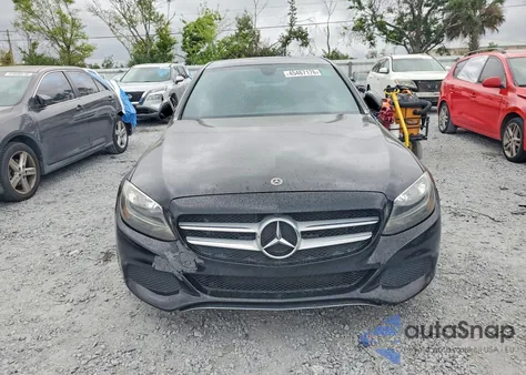 2018 Mercedes-Benz C 300 из США, поврежденный, VIN 55SWF4JB8JU268201